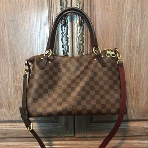 Louis Vuitton purse